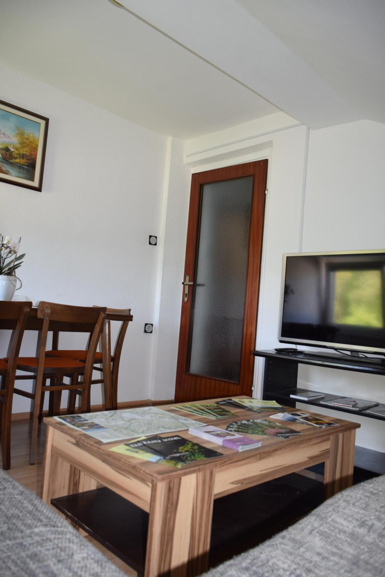 Apartma Narava Apartment *